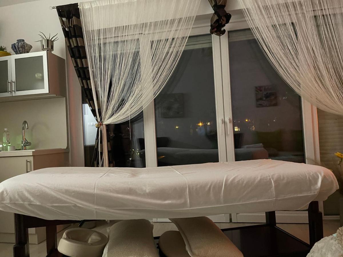 Regina Delux Apartman Gyula Exterior foto