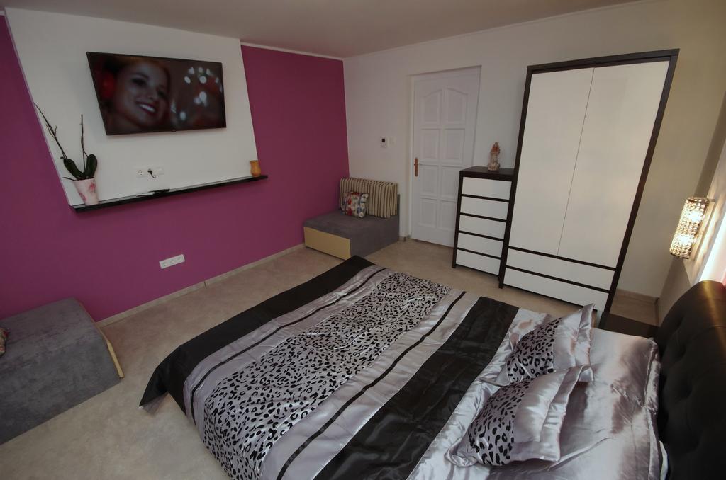 Regina Delux Apartman Gyula Exterior foto