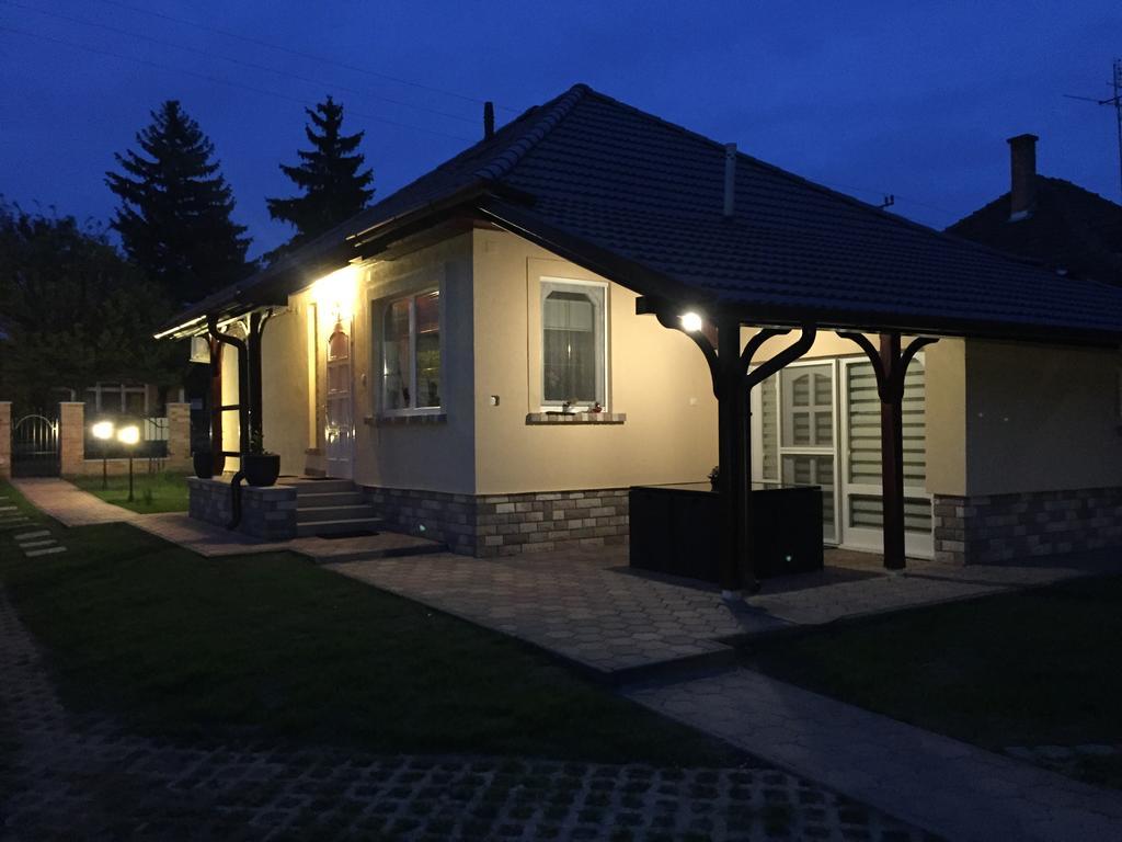 Regina Delux Apartman Gyula Exterior foto