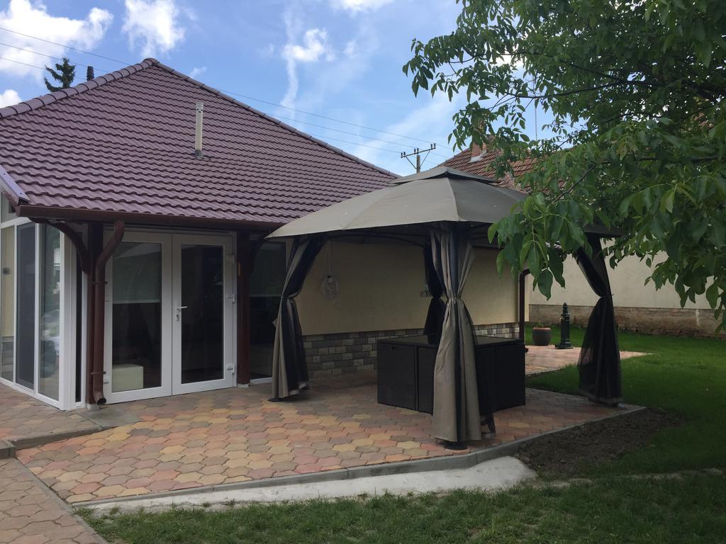 Regina Delux Apartman Gyula Exterior foto