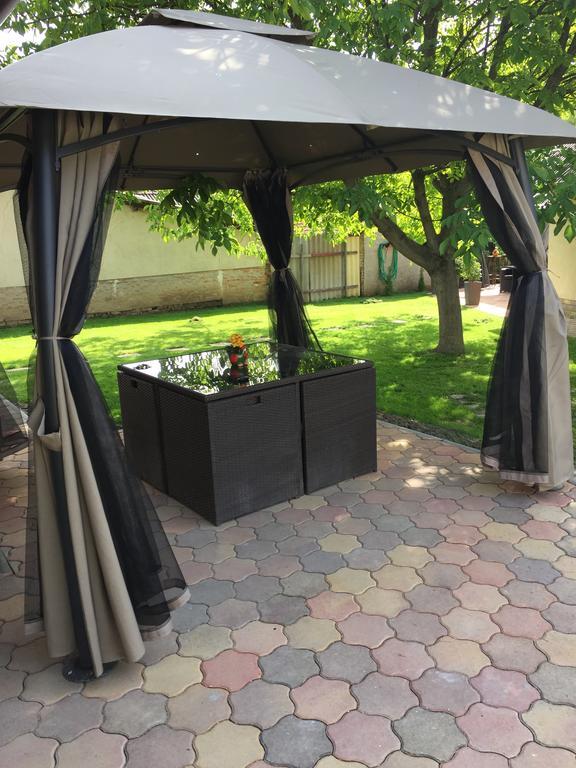 Regina Delux Apartman Gyula Exterior foto