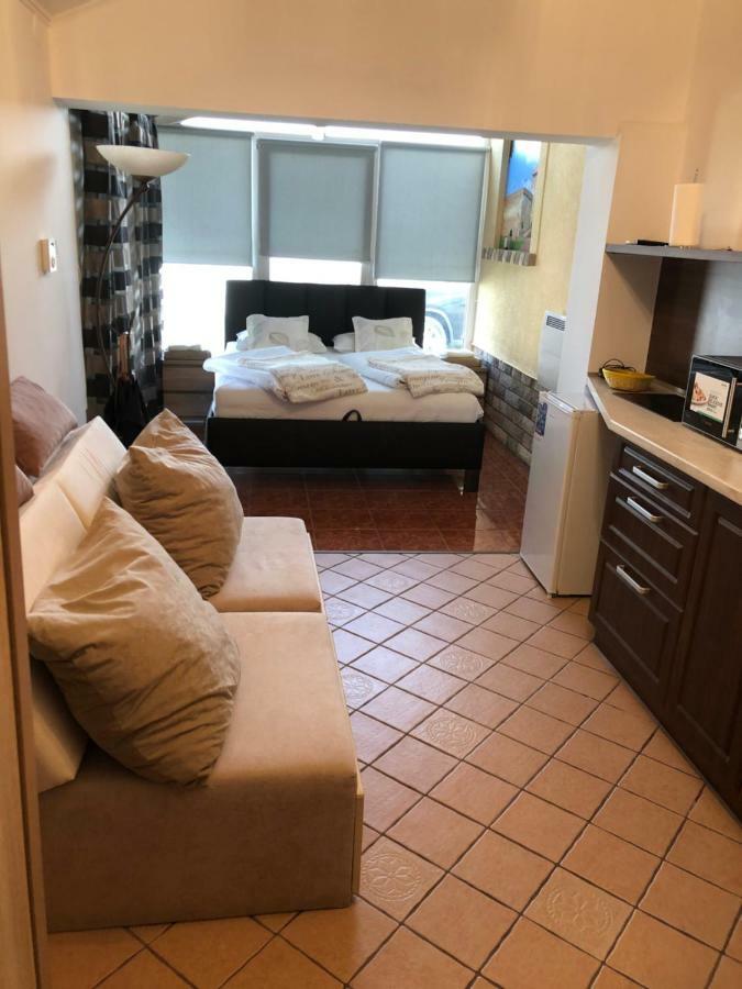 Regina Delux Apartman Gyula Exterior foto